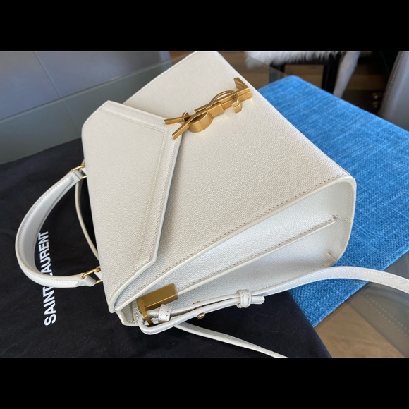 YSL Medium Cassandra Bag. - Picture 13 of 15